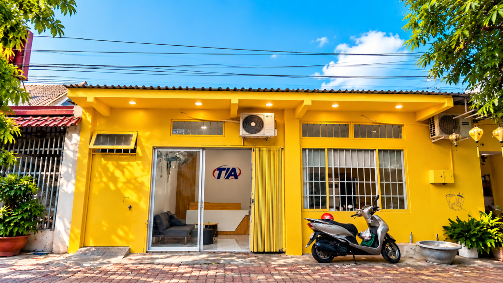 Thi công khung sắt căng bạt biển hiệu quảng cáo